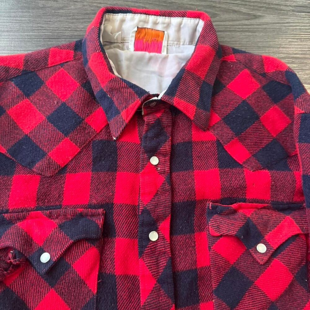Vintage 90s Red & black buffalo plaid pearl snap button-up wool shirt size Large